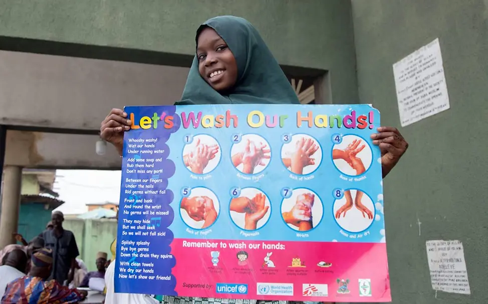 UNICEF informiert, wie wichtig das Händewaschen ist. | © UNICEF/Ojo In vielen Ländern haben wir unsere Aufklärungsarbeit ausgeweitet.