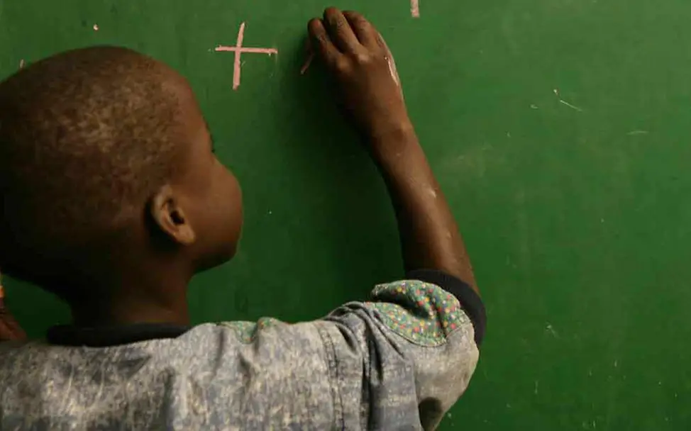 Recht auf Bildung für jedes Kind 050873F.jpg