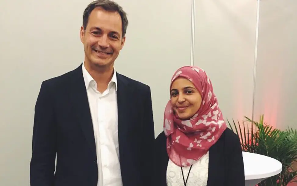 Muzoon mit Alexander De Croo bei einer Podiumsdiskussion zum Thema Bildung | © UNICEF G20: Muzoon und Alexander De Croo trafen sich am Vorabend des G20-Gipfels