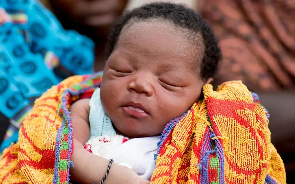 Gesund und sicher großwerden Sierra Leone: Baby, Sichere Geburt
