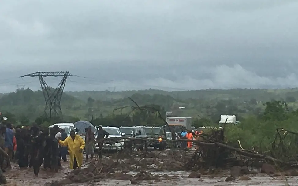 Tausende Menschen sind dem Regen schutzlos ausgesetzt. | © DfID Wirbelsturm Idai: Tausende Menschen sind dem Regen schutzlos ausgesetzt.