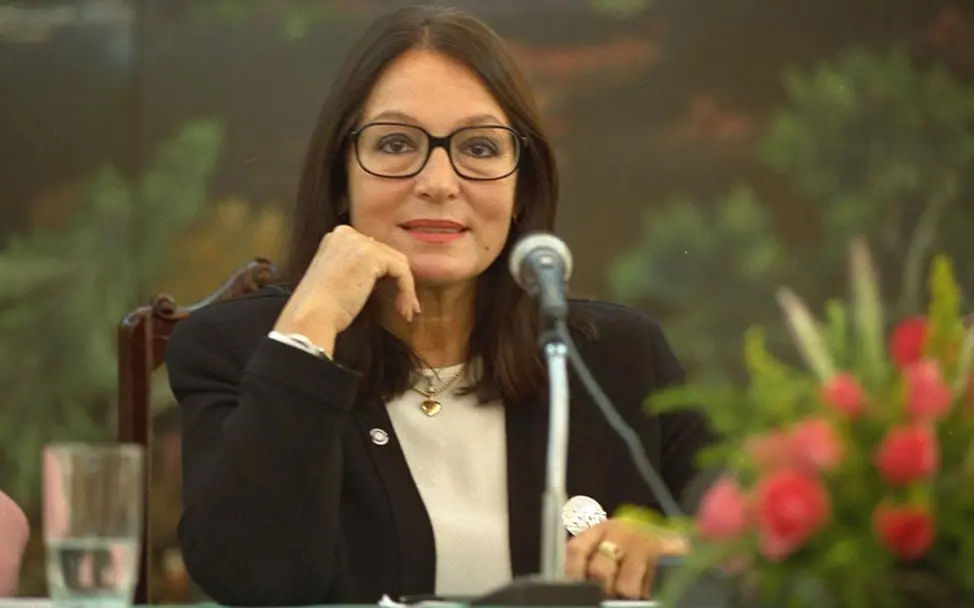 Nana Mouskouri Nana Mouskouri (© UNICEF/NYHQ1996-0885/Linh)