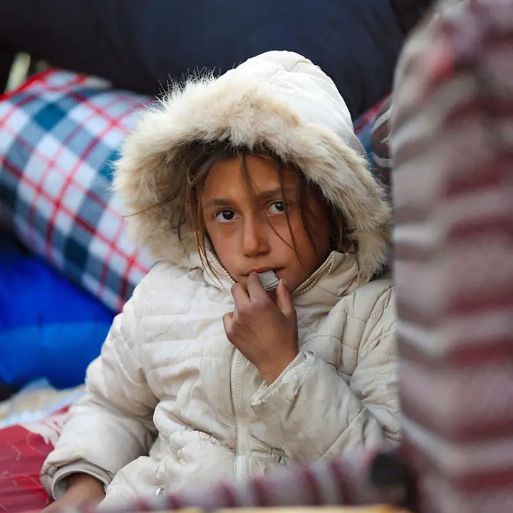 Ein Mädchen, das vor den Kämpfen in Aleppo geflüchtet war | © UNICEF/Aldhaher Syrien Krieg spenden: Millionen Kinder in Syrien brauchen weiter unsere Hilfe