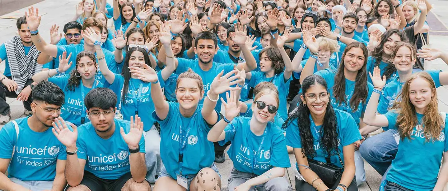 Jugendliche Engagierte bei einem UNICEF-Treffen | © UNICEF/Stroisch UNICEF Deutschland: Ehrenamtliche Jugendliche engagieren sich für UNICEF
