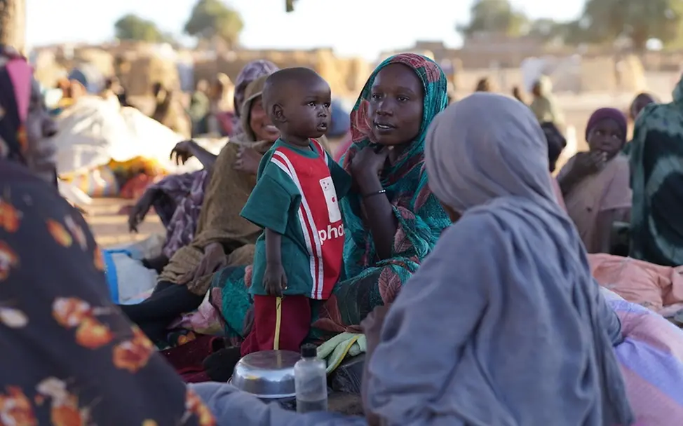 Tausende Menschen sind aus Al-Fashir geflohen. | © UNICEF/Jamal Tausende Menschen sind aus Al-Fashir geflohen.