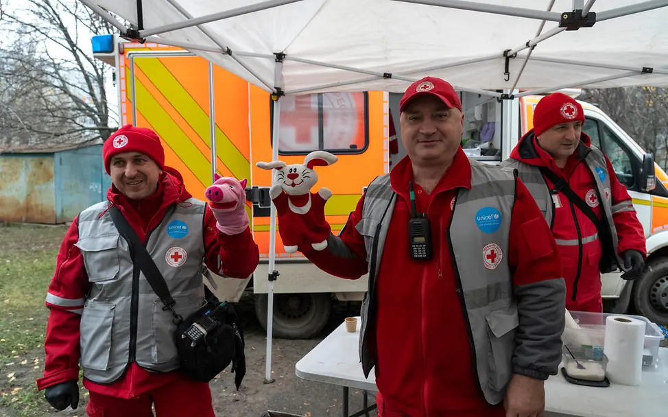 UNICEF unterstützt Nothilfeteams. | © UNICEF/Filippov UNICEF unterstützt Nothilfeteams.