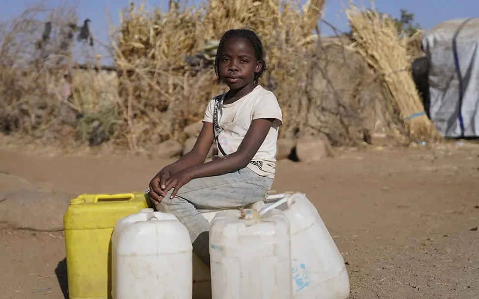 Asma (10) konnte durch den Krieg ein Jahr nicht zur Schule gehen. | © UNICEF/Jamal 79 Asma (10) konnte durch den Krieg im Sudan ein Jahr nicht zur Schule gehen.
