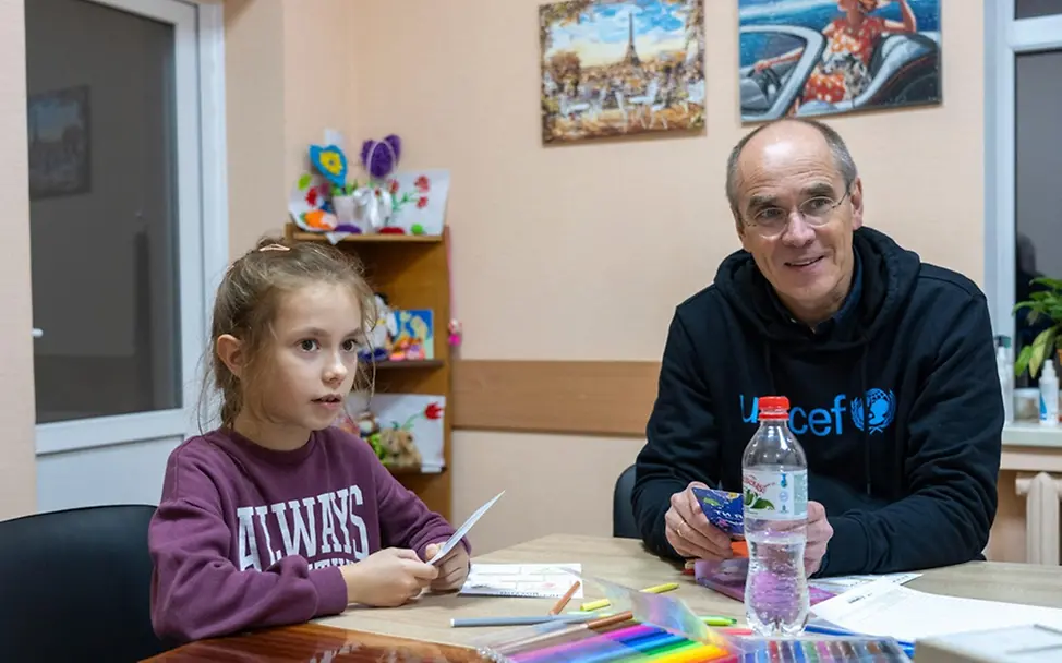 Christian Schneider, Geschäftsführer von UNICEF Deutschland bei einem Besuch in Charkiw. | © UNICEF/Filippov Ukraine News: Christian Schneider, Geschäftsführer von UNICEF Deutschland bei einem Besuch in Charkiw