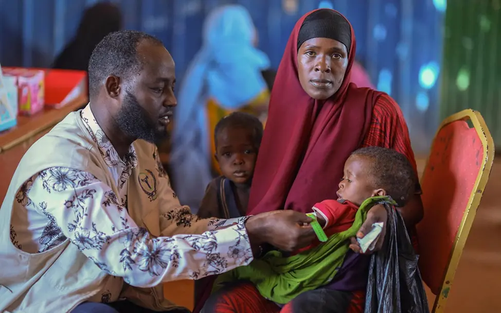 Habiba und ihre Kinder in Somalia. | © UNICEF/Tesfaye Auswirkungen des Konflikts im Nahen Osten: Habiba und ihre Kinder in Somalia.