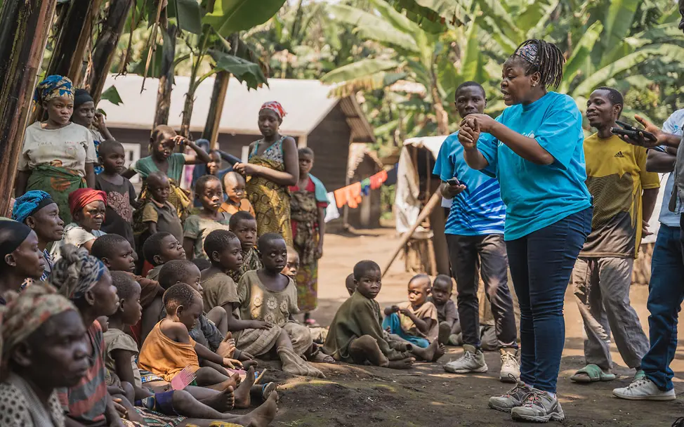 Prävention und Aufklärung sind ein wichtiger Teil der Arbeit von UNICEF. | © UNICEF/Mirindi Johnson Kinder im Ostkongo: Aufklärung zum Thema Cholera.