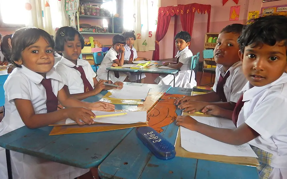 Schüler im Klassenraum in der Thispanekanda Grundschule. | © UNICEF DT/2015/Beate Jung Sri Lanka: Schüler im Klassenraum in der Thispanekanda Grundschule.