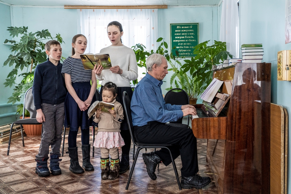 Russia: The children from the great cold forest