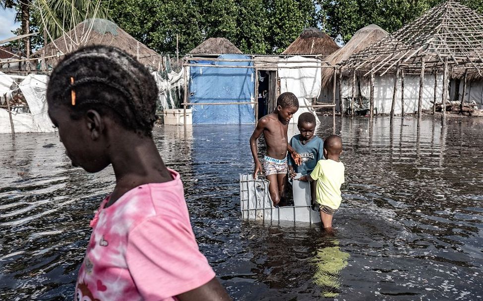 Sierra Leone: Sinking into the sea piece by piece