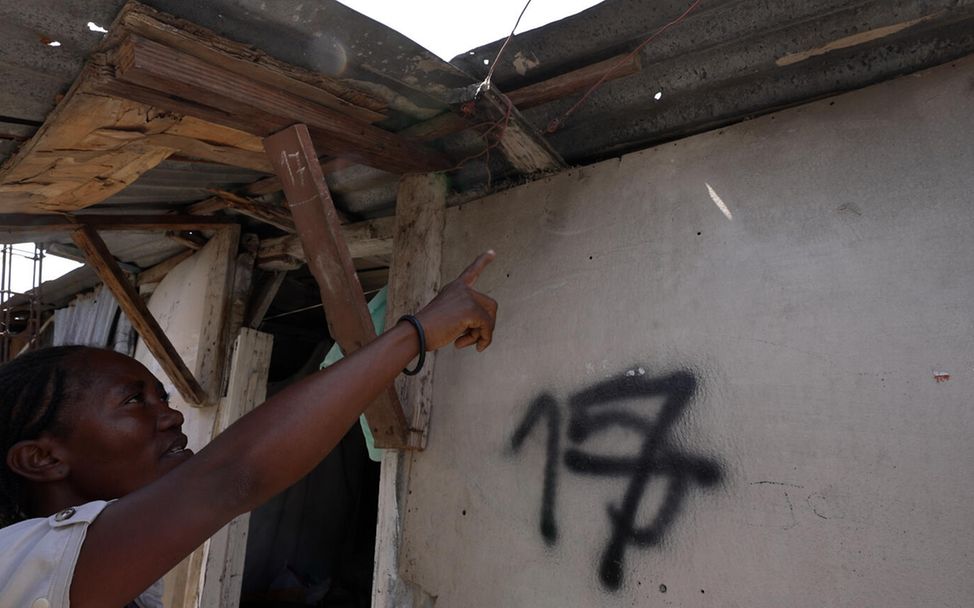 Kriminalität in Haiti: Einschusslöcher von Querschlägern in Häusern.