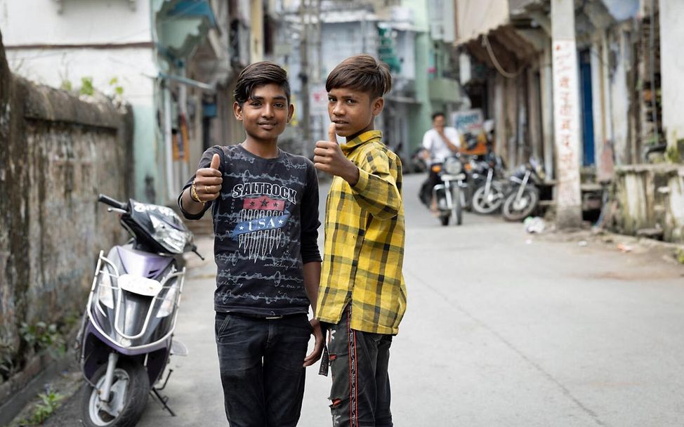 Kinderarbeit in Indien: Diese beiden Jungen müssen dank UNICEF nicht mehr arbeiten. 