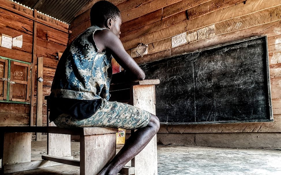 Weltflüchtlingstag: Ein Junge, der in der DR Kongo entführt wurde und 11 Monate lang als Mitglied einer Miliz kämpfen musste 