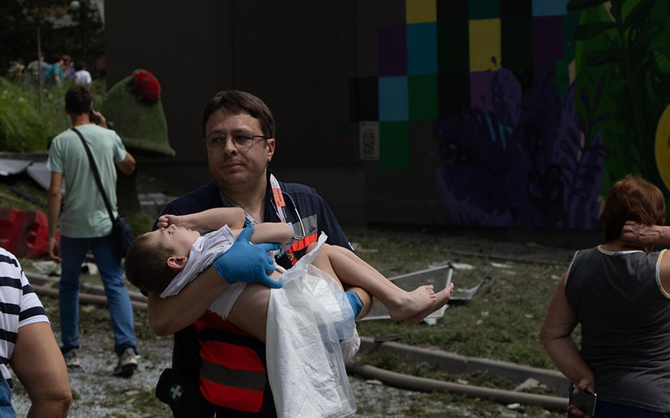 Ukraine: Anschlag auf das Okhmatdyt-Krankenhaus.